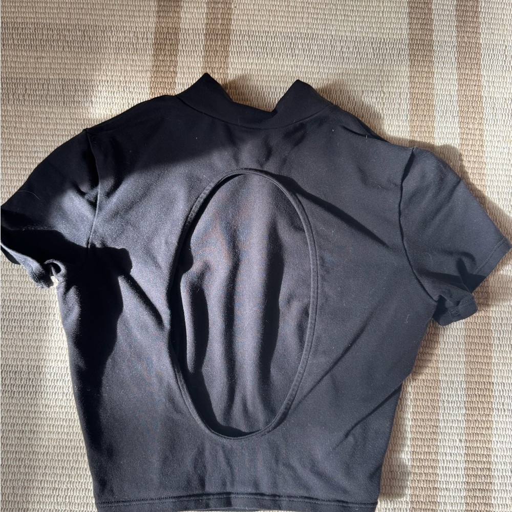 ALO Yoga Black Crop Top - Open Back - Picture 2 of 2